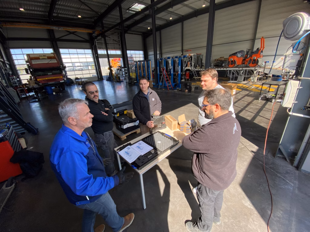 Alltrucks France 2026: Werkstatt-Atmosphäre im französischen Partnernetzwerk — Lkw-Service, Schulung, Convention.